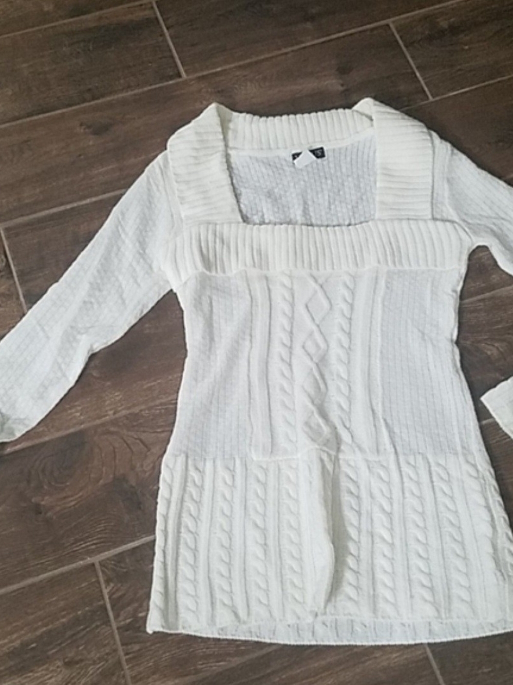 Venus Women’s Square Neck Fitted Cable Knit Sweater. Off White. Sz Small